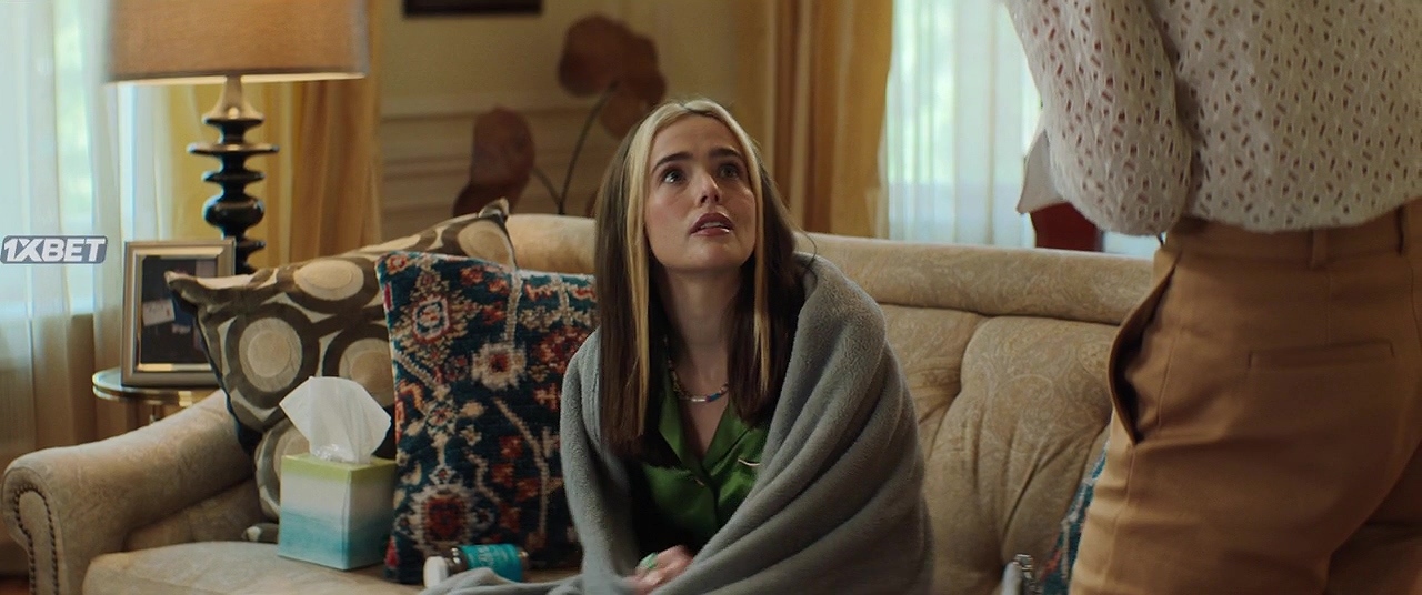 Комедии 2022 года. Не в порядке 2022. Не в порядке 2022. Зои дойч not okay. Зои дойч 2022.